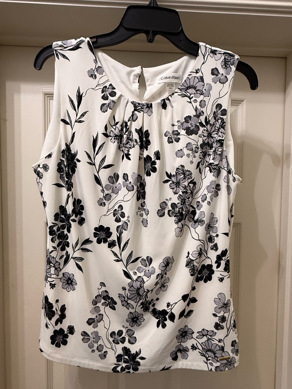 Calvin Klein White Floral Print Sleeveless Camisole